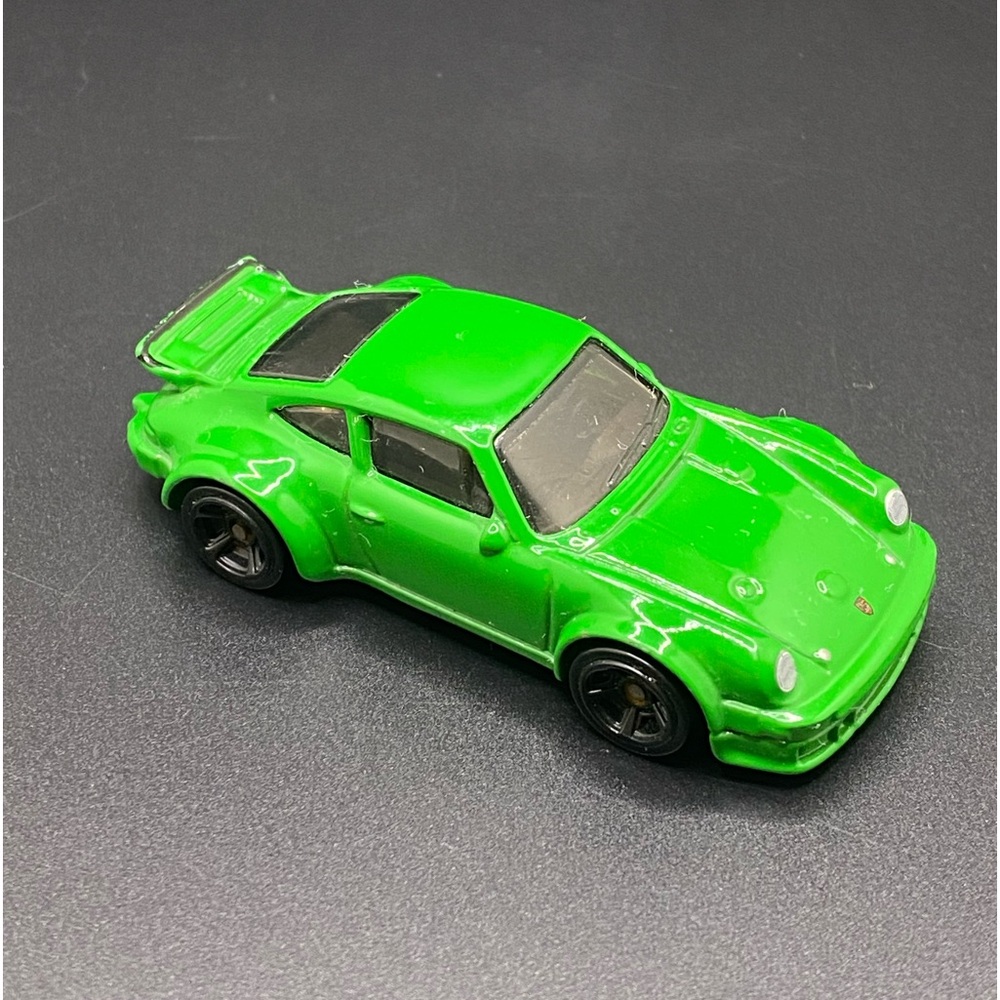 Hot Wheels Porsche 934 Turbo RSR 2014 Mattel Car